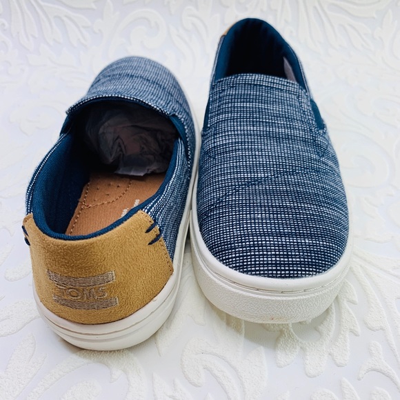 Toms Luca Navy striped chambray slip on si…beach wear, back to school easy on - Picture 3 of 8